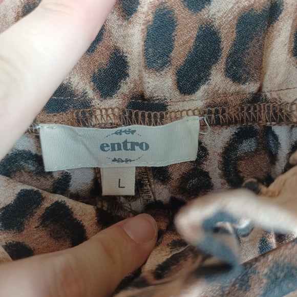 Entro Leopard Hi Rise Shorts - Picture 5 of 6